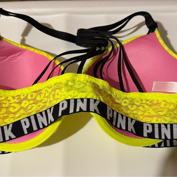 Victoria Secret Push-up bra - Picture 2 of 3